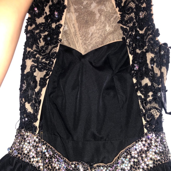 Backless Sherri Hill short black dress - Picture 5 of 5
